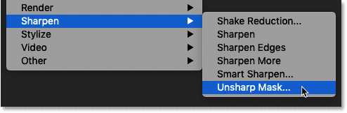 Sau đó, bạn chọn công cụ Unsharp Mask ngay bây giờ Filter => Sharpen => Unsharp Mask.
