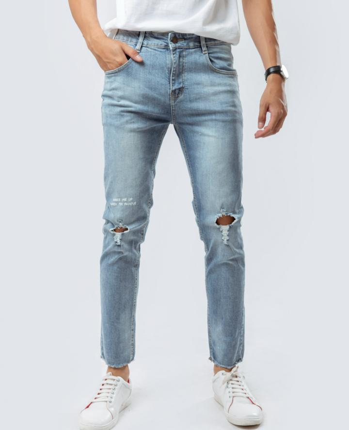 Một chiếc áo denim cũng đủ bạn nam trở nên cá tính