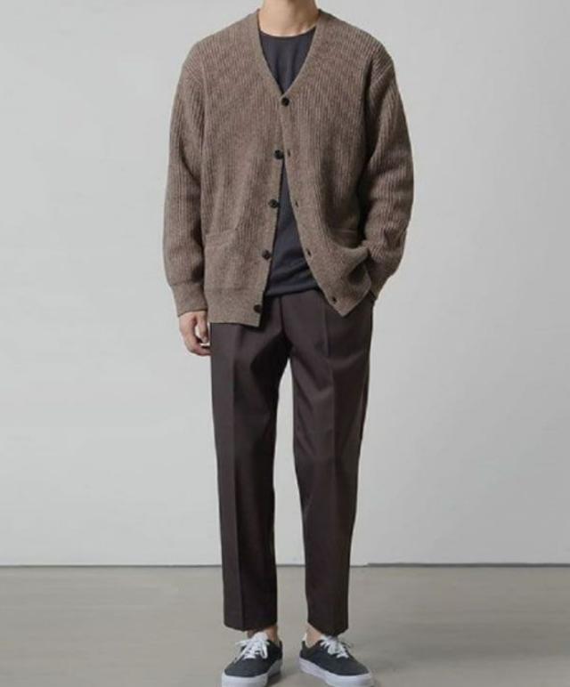 Khoác nhẹ 1 chiếc cardigan phong cách Hàn Quốc